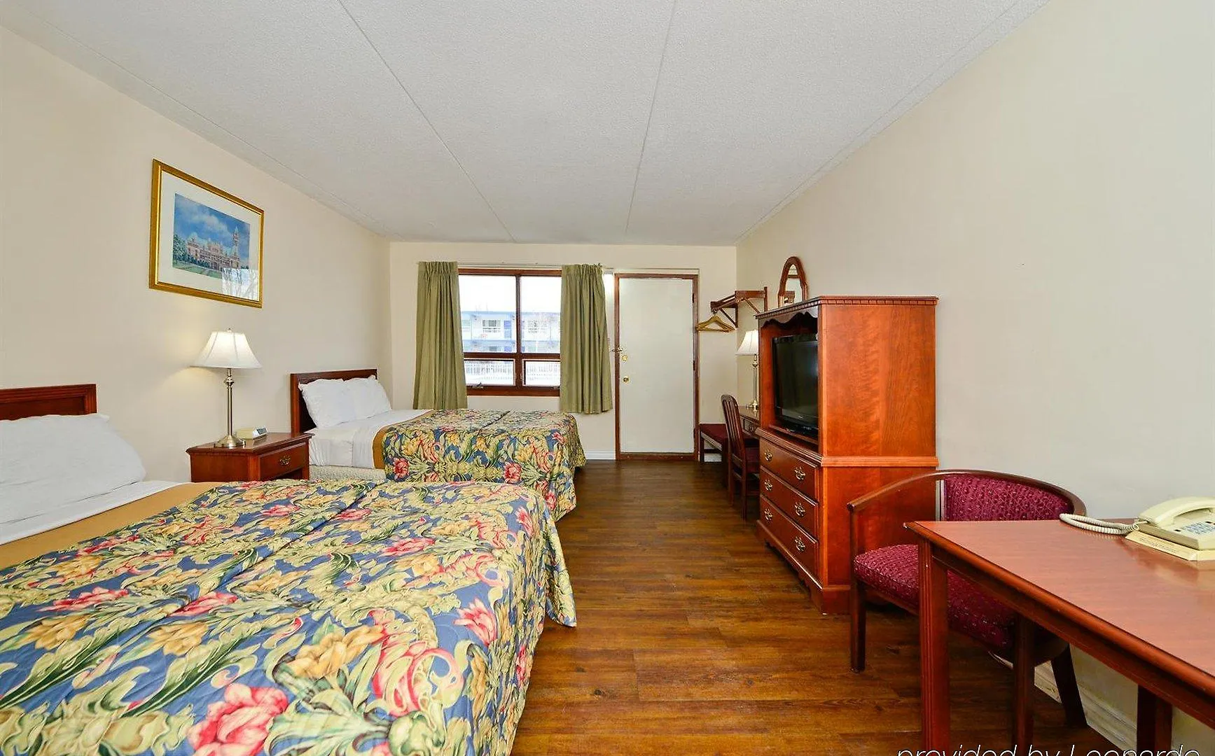 Falls Lodge By The Falls Niagara Falls Hotel