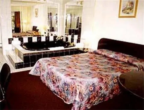 *** Hotel Falls Lodge By The Falls Niagara Falls Canada